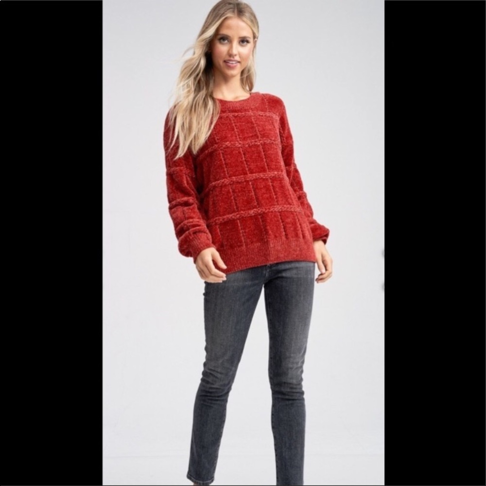 Gorgeous Riena crew neck chenille sweater - Picture 2 of 5
